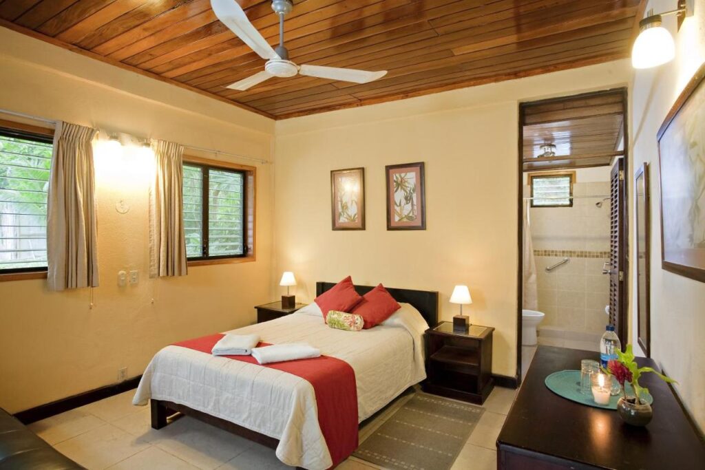 Hotel Jaguar Inn in Tikal National Park