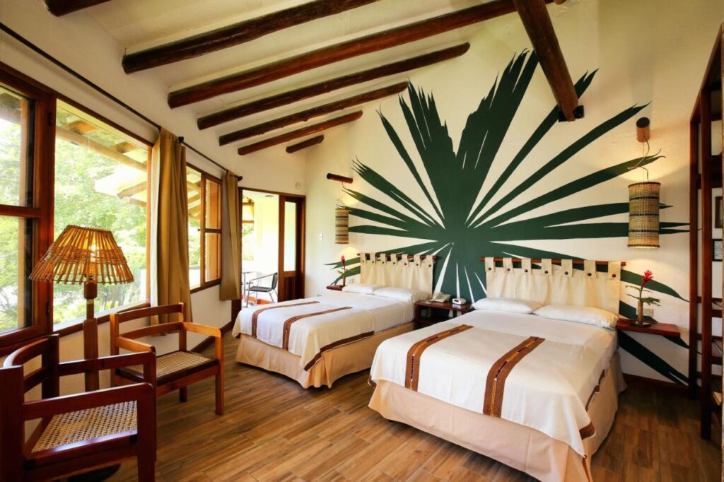 Hotel Villa Maya in Flores