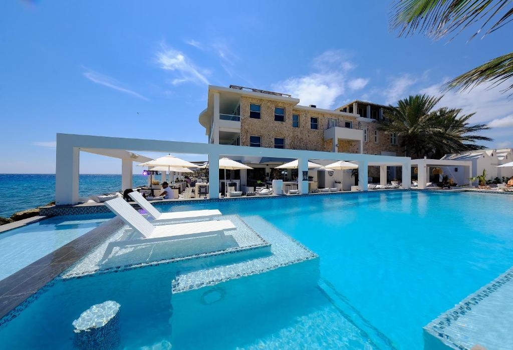 Saint Tropez Boutique Hotel in Curacao