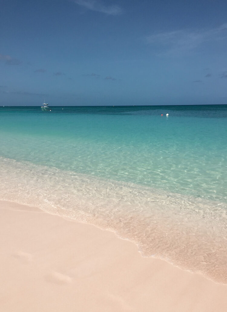 6 Best Luxury Hotels in Grand Cayman