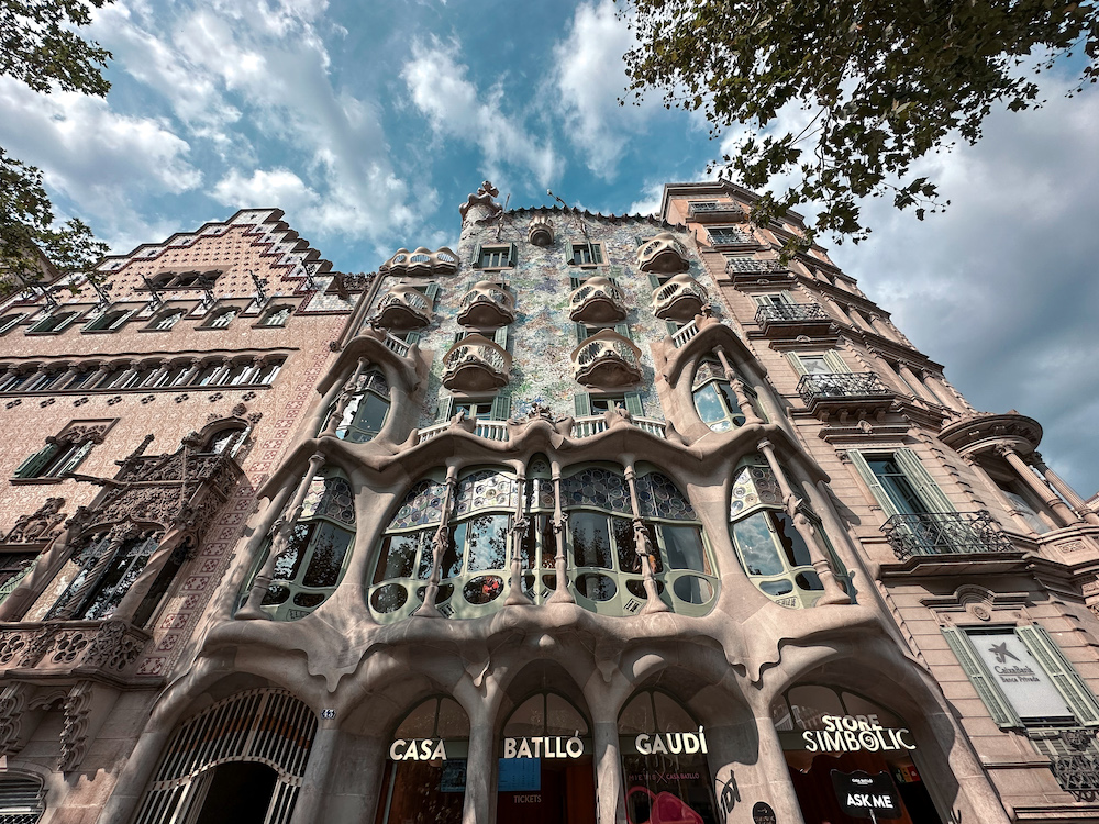 What Not to Do in Barcelona Spain