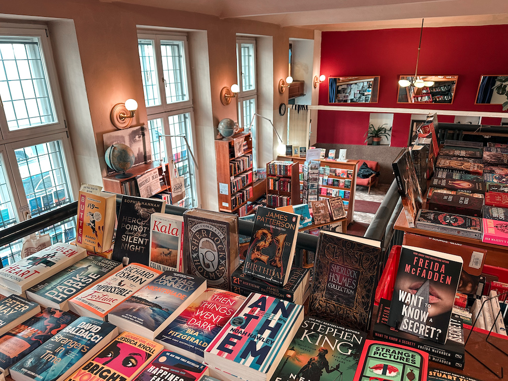 Globe Bookstore and Cafe