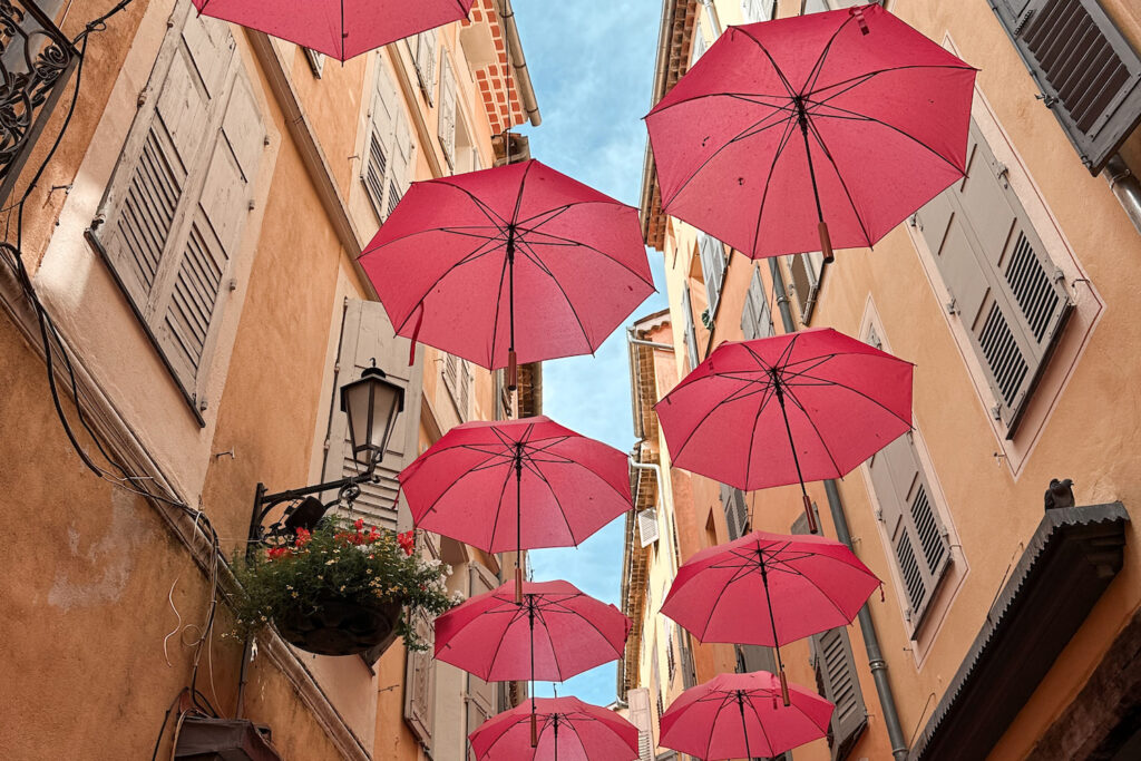 Fun Things to Do While Traveling Alone